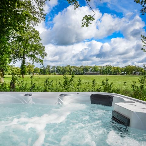 LODGE 2 personnes - Lodge Panorama Wellness avec jacuzzi, sauna et douche solaire