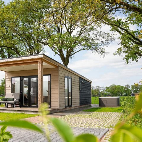 LODGE 2 personnes - Lodge Wellness jacuzzi, sauna et douche solaire