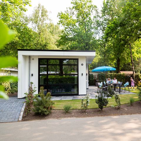 BUNGALOW 4 personnes - Module spécial bien-être (bain à remous)