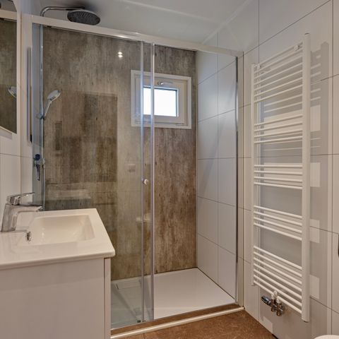 BUNGALOW 5 personnes - Ferox Wellness (bain à remous)
