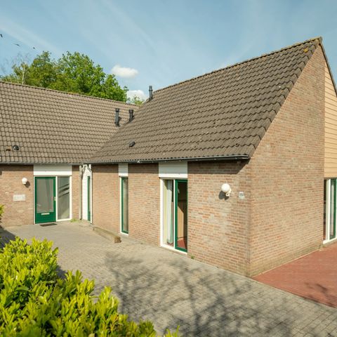 MAISON 10 personnes - 10F