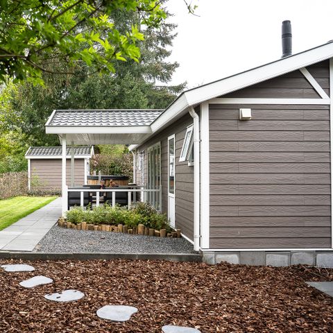 LODGE 4 personnes - Cottage bien-être avec bain à remous et sauna privés