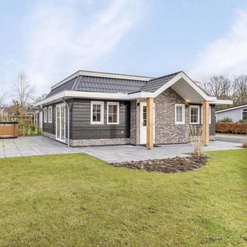 MAISON 4 personnes - Notario avec bain à remous