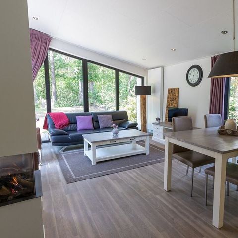 BUNGALOW 4 personnes - Forest Lodge 75 avec bain à remous