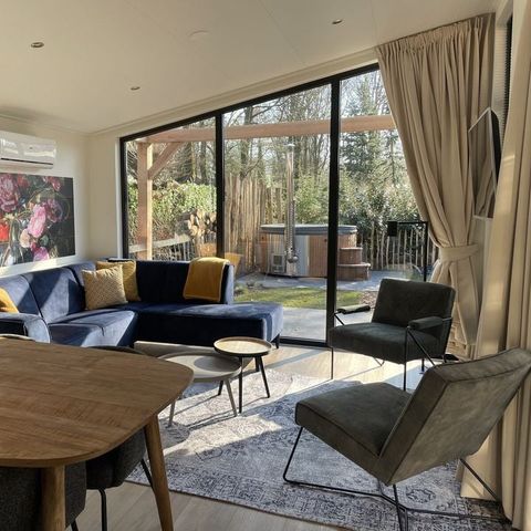 BUNGALOW 6 personnes - Birch Lodge Eco avec bain à remous et sauna