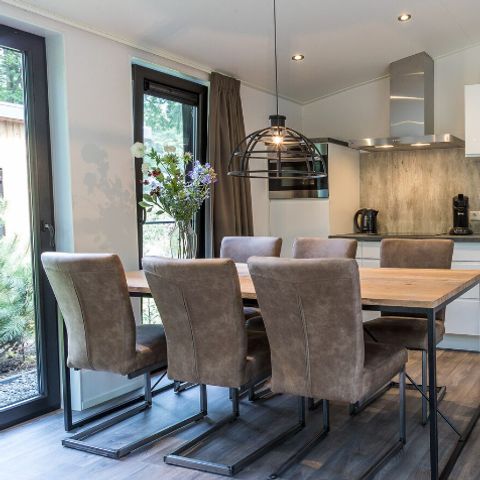 BUNGALOW 6 personnes - Forest Lodge 75 avec bain à remous et sauna