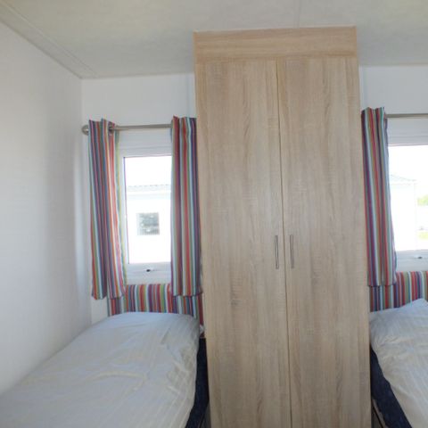 MOBILHOME 4 personnes - avec terrasse au bord de l'eau