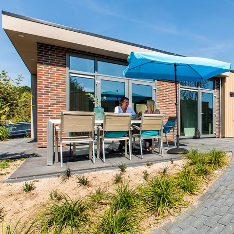 BUNGALOW 6 personnes - Module spécial bien-être (bain à remous)