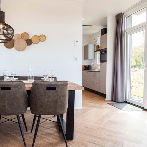 BUNGALOW 6 personnes - Module spécial bien-être (bain à remous)