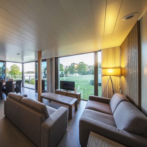 MAISON 8 personnes