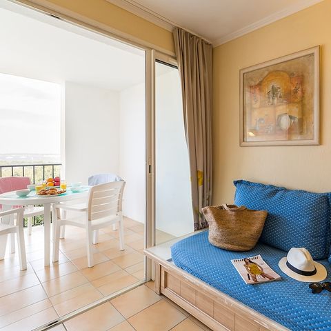 APPARTEMENT 4 personnes - - 1 alcôve de couchage - Terrasse ou balcon