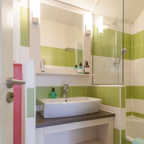 Maison 5 personnes - Maison 5 personnes - 1 chambre - Plain-pied - Terrasse - environ 38 m² (BRMM5P)