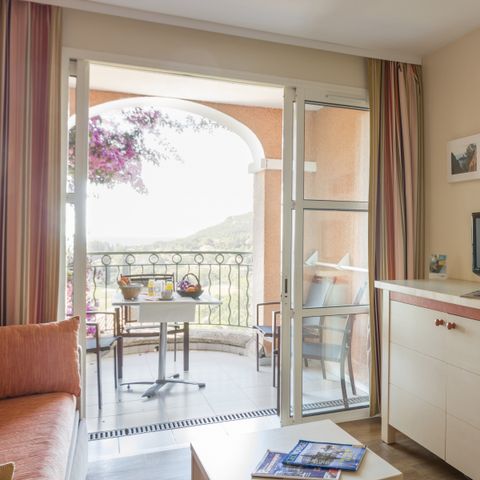 STUDIO 4 personnes - Studio - 1 alcôve - Terrasse - Vue mer - Climatisé - Rénové