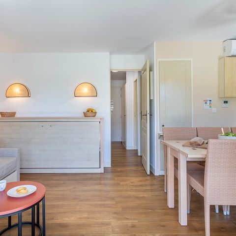 APPARTEMENT 6 personnes - 1 chambre + 1 alcôve - Terrasse - Climatisé - Rénové