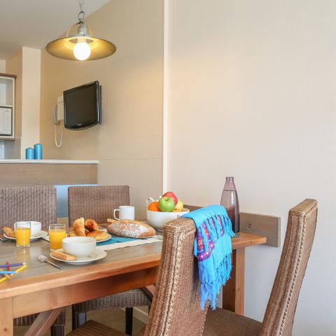 STUDIO 4 personnes - Studio - 1 alcôve - Terrasse ou balcon - Quartier de la Place