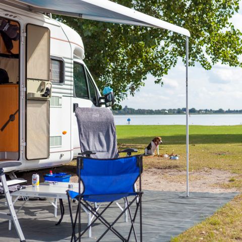 Emplacement - Aire de stationnement pour camping-cars « confort »