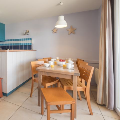 APPARTEMENT 7 personnes - - 1 chambre + 1 alcôve - Terrasse ou balcon - Vue mer - Front de mer
