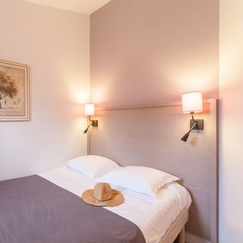 APPARTEMENT 4 personnes -  1 chambre - Terrasse ou balcon - Vue sur le jardin