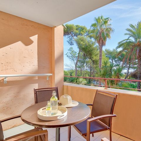 APPARTEMENT 4 personnes - 1 chambre – Terrasse ou balcon – Vue jardin