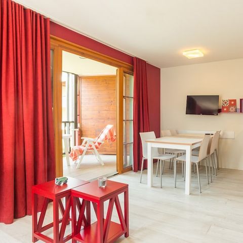 APPARTEMENT 6 personnes - - 1 chambre + 1 alcôve - Vue sur le jardin