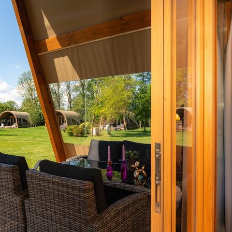 Tente en toile et en bois 3 personnes - Suite de tentes XL avec sanitaires privés