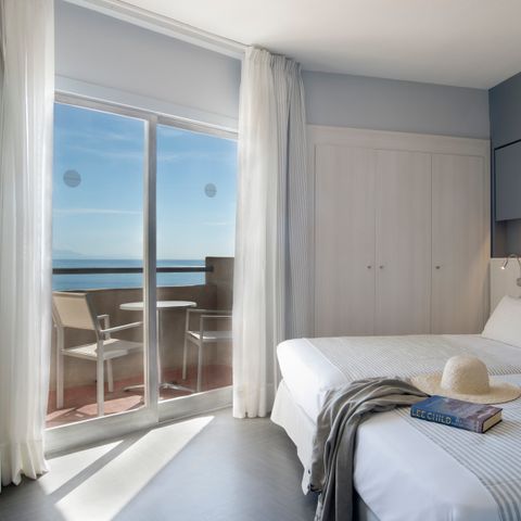 Chambre 2 personnes - Chambre supérieure climatisée avec vue sur la mer