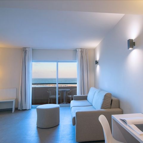 Chambre 2 personnes - Junior Suite Balcon - Vue sur la mer - 1 chambre