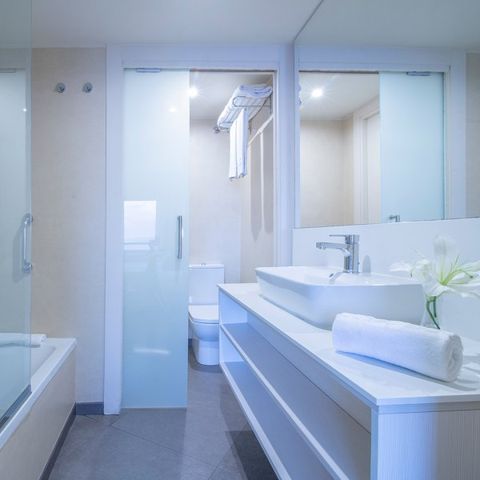 Chambre 2 personnes - Junior Suite Balcon - Vue sur la mer - 1 chambre