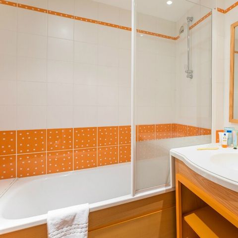 Appartement 6 personnes - 1 chambre - 1 coin - Nuit - Balcon