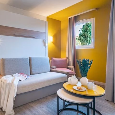 Studio 4 personnes - 1 coin - Nuit - Balcon - Climatisé - Rénové