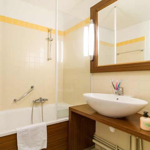 APPARTEMENT 4 personnes - - 1 alcôve de couchage - Terrasse ou balcon