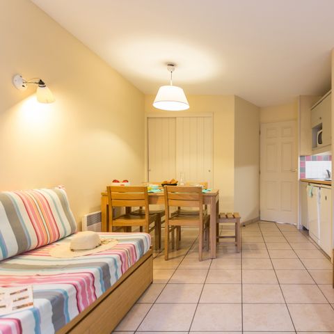 APPARTEMENT 5 personnes - - 1 alcôve de couchage - Terrasse - Rez-de-jardin