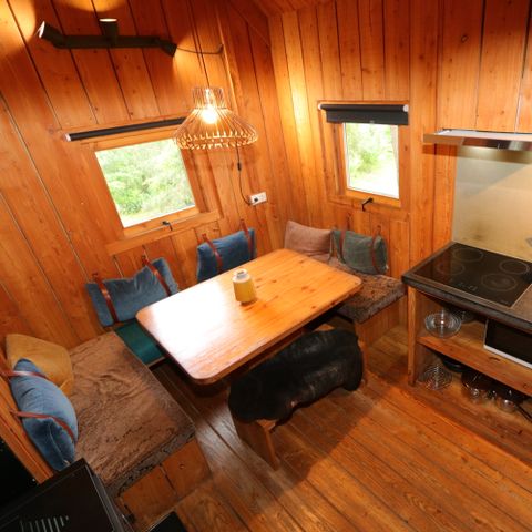 HÉBERGEMENT INSOLITE 5 personnes - Cabane de hobo à l'altitude 5