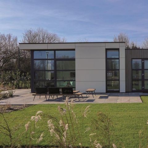 BUNGALOW 4 personnes - Cube Exclusif