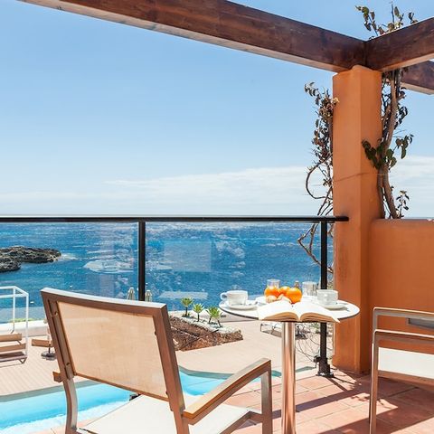 CHAMBRE 2 personnes - Chambre Double - Terrasse ou Balcon - Vue Mer - Petit-déjeuner inclus