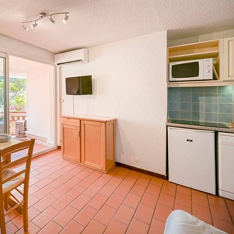 Studio 4 personnes - 1 coin - Nuit - Vue mer