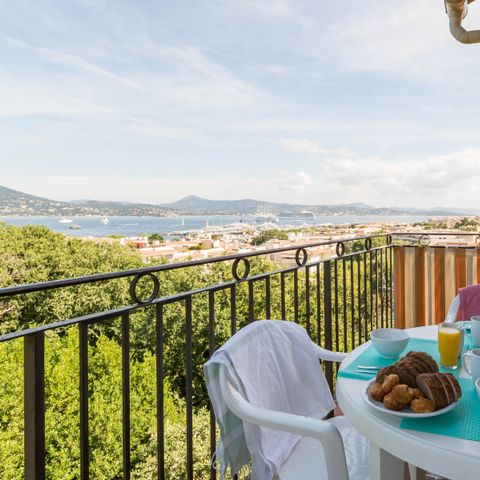 APPARTEMENT 4 personnes - (max 2 adultes) Studio Standard-Eco Balcon/terrasse