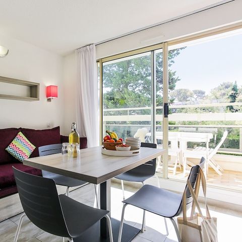 APPARTEMENT 4 personnes - (max 3 adultes) Studio Standard-Eco S1Y14D
