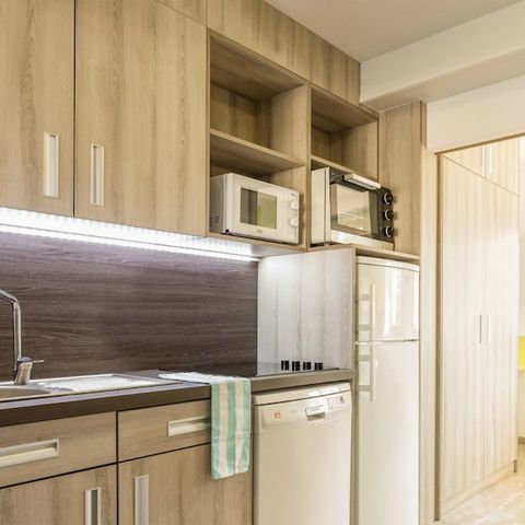APPARTEMENT 5 personnes - (max 4 adultes) Studio Standard-Eco S1Y15D