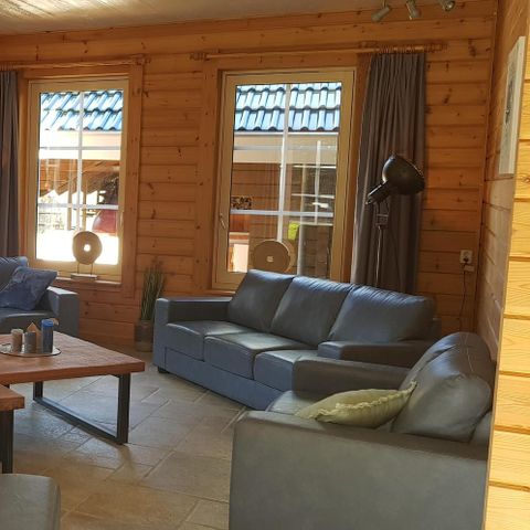 MAISON 14 personnes - Chouette hulotte à la lisière de la forêt