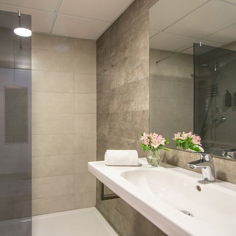 CHAMBRE 3 personnes - Chambre Double + lit d'appoint - balcon