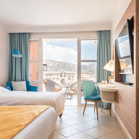 CHAMBRE 3 personnes - Chambre d'hôtel - Triple - Terrasse ou balcon - Vue sur la mer