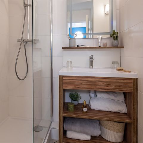 CHAMBRE 4 personnes - Chambre d'hôtel - Quadruple + 1 alcôve - Terrasse ou balcon