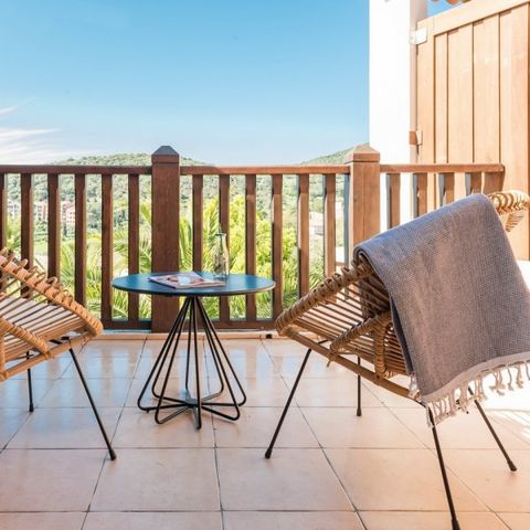 CHAMBRE 4 personnes - Chambre d'hôtel - Quadruple + 1 alcôve - Terrasse ou balcon