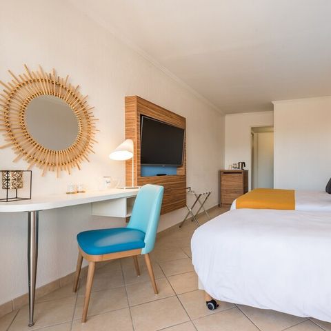 Chambre 3 personnes - D'hôtel - Triple - Terrasse ou balcon - Vue sur la mer