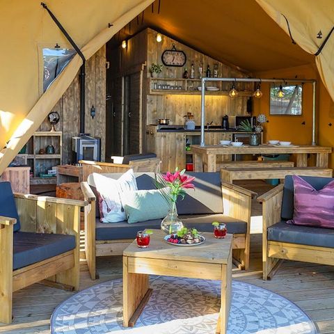 Tente en toile et en bois 8 personnes - Prime