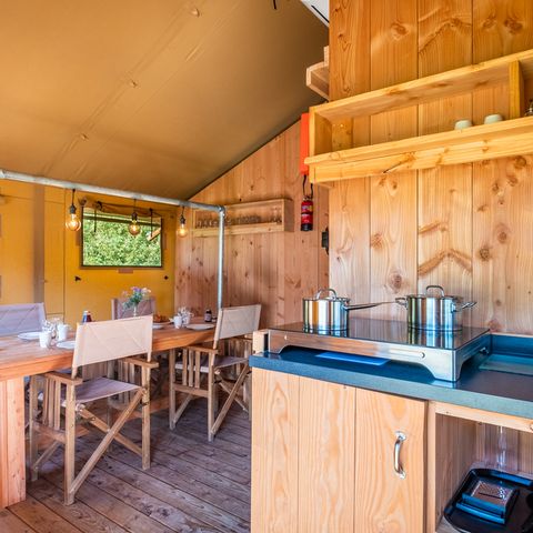 Tente en toile et en bois 5 personnes - Confort avec bain à remous privé (4+1)