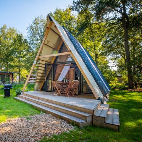 TENTE 4 personnes - Cabine de luxe avec bain à remous