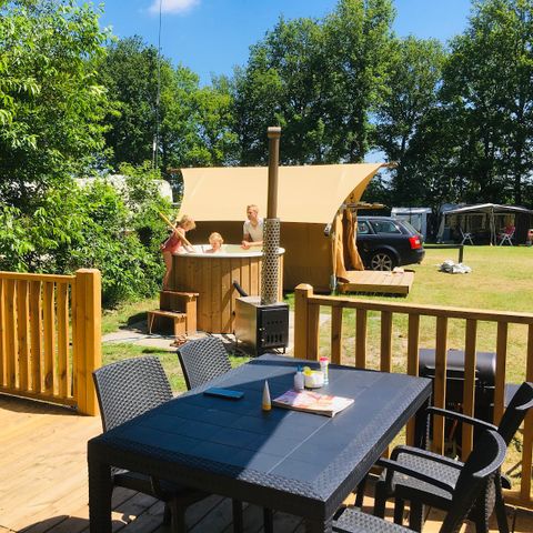 Tente en toile et en bois 6 personnes - Airlodge 2.0 Family Hot tub