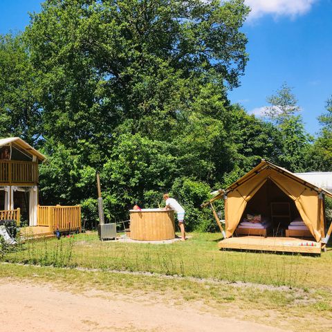 Tente en toile et en bois 6 personnes - Airlodge 2.0 Family Hot tub